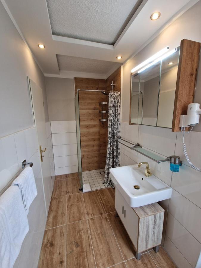 Hotel Kenny & Henry Куксгафен Екстер'єр фото