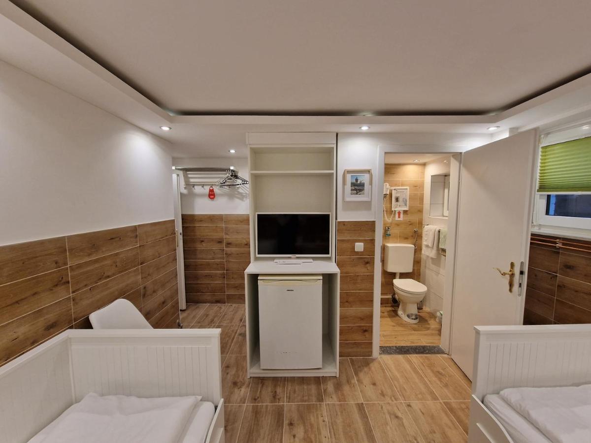 Hotel Kenny & Henry Куксгафен Екстер'єр фото